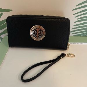 NWOT black wallet